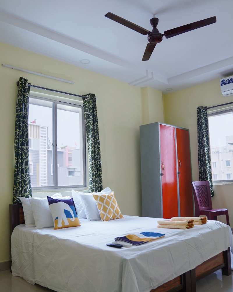 Hotel Yellow Bells
